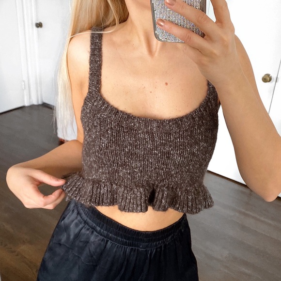 Zara Tops - 🍩 ZARA BROWN WOOL RUFFLE KNIT CROP TOP!